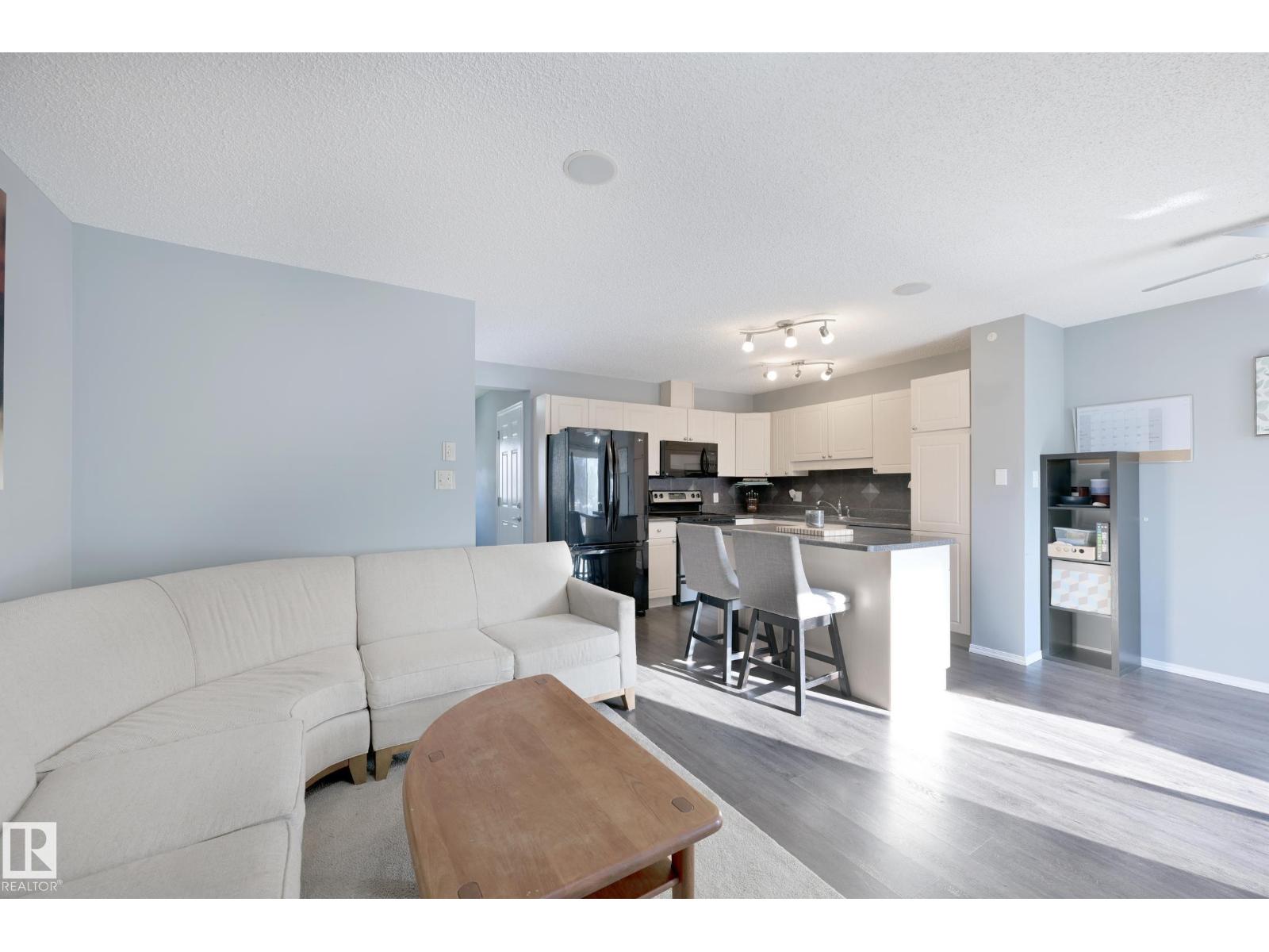 8127 7 Av Sw Property Photo 9