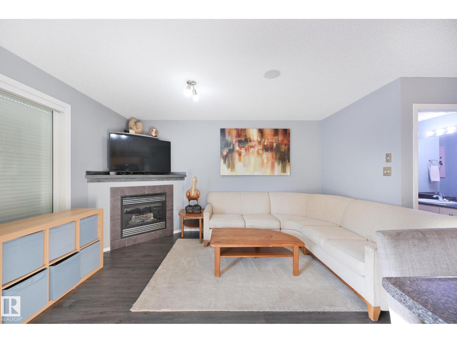 8127 7 Av Sw Property Photo 11