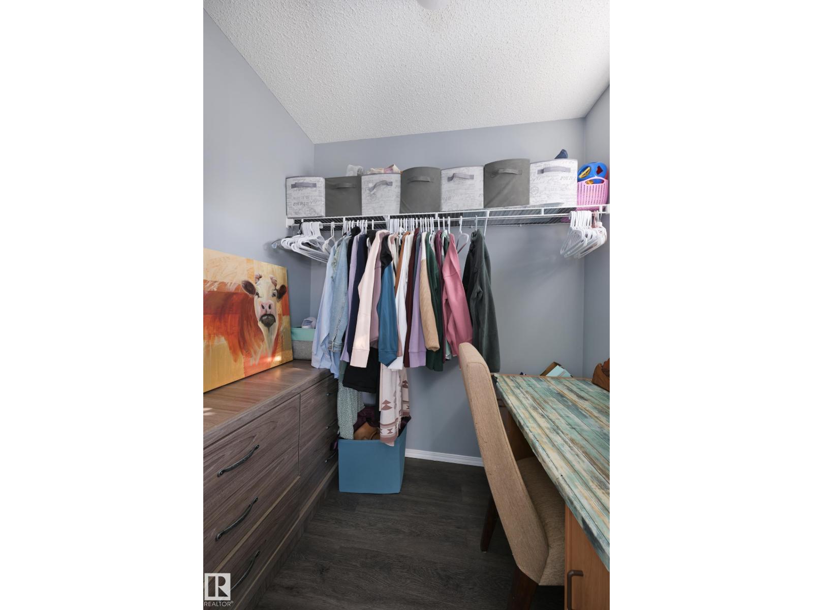 8127 7 Av Sw Property Photo 16