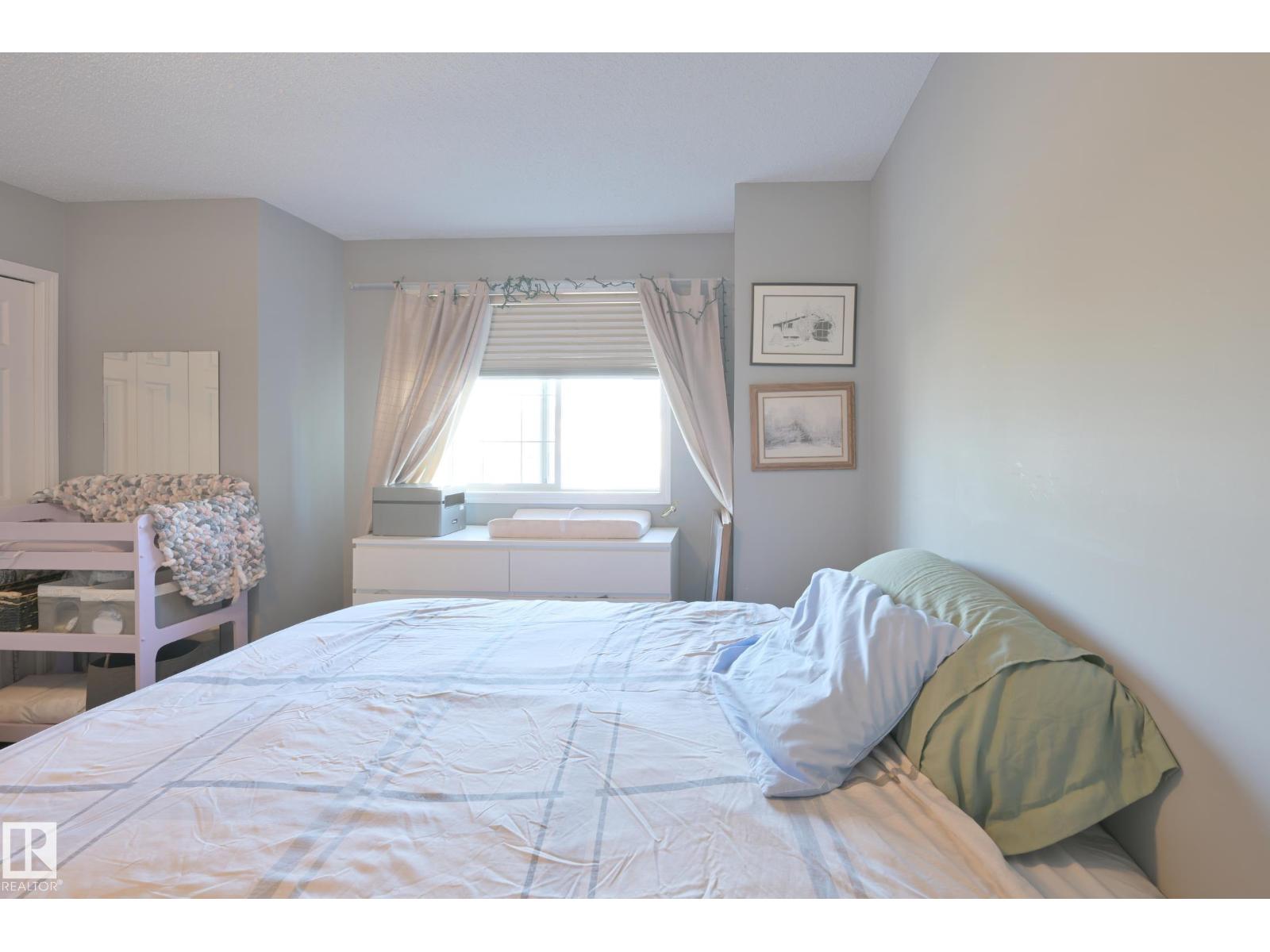 8127 7 Av Sw Property Photo 20