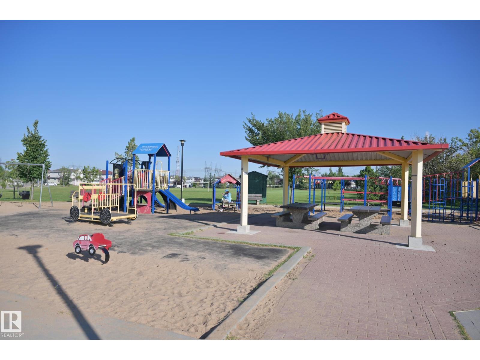 8127 7 Av Sw Property Photo 41