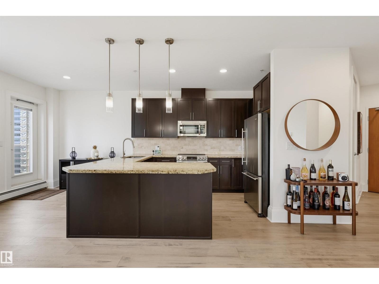 #2801 10136 104 ST NW Property Photo 1