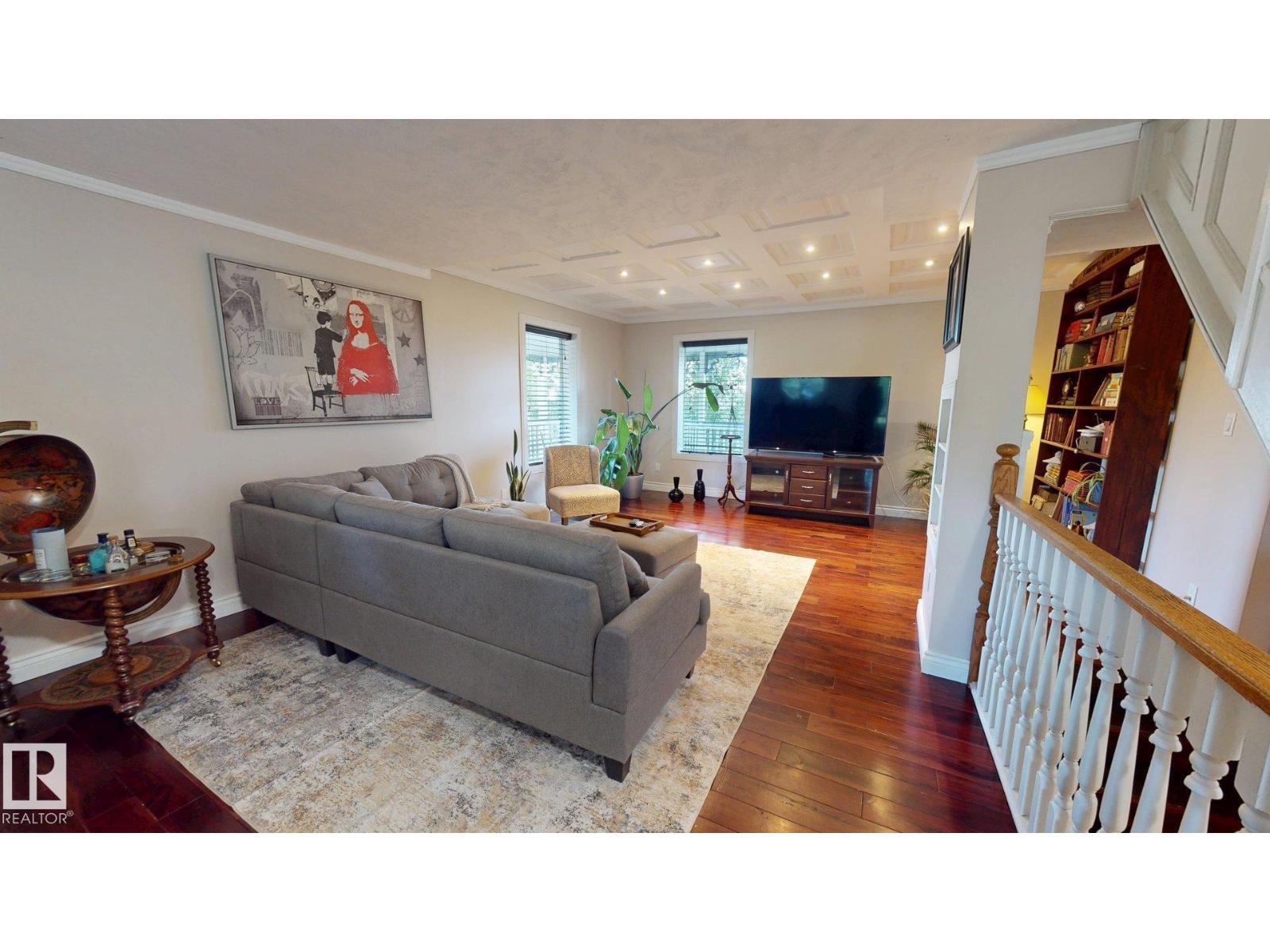 5040 51 Av Property Photo 3