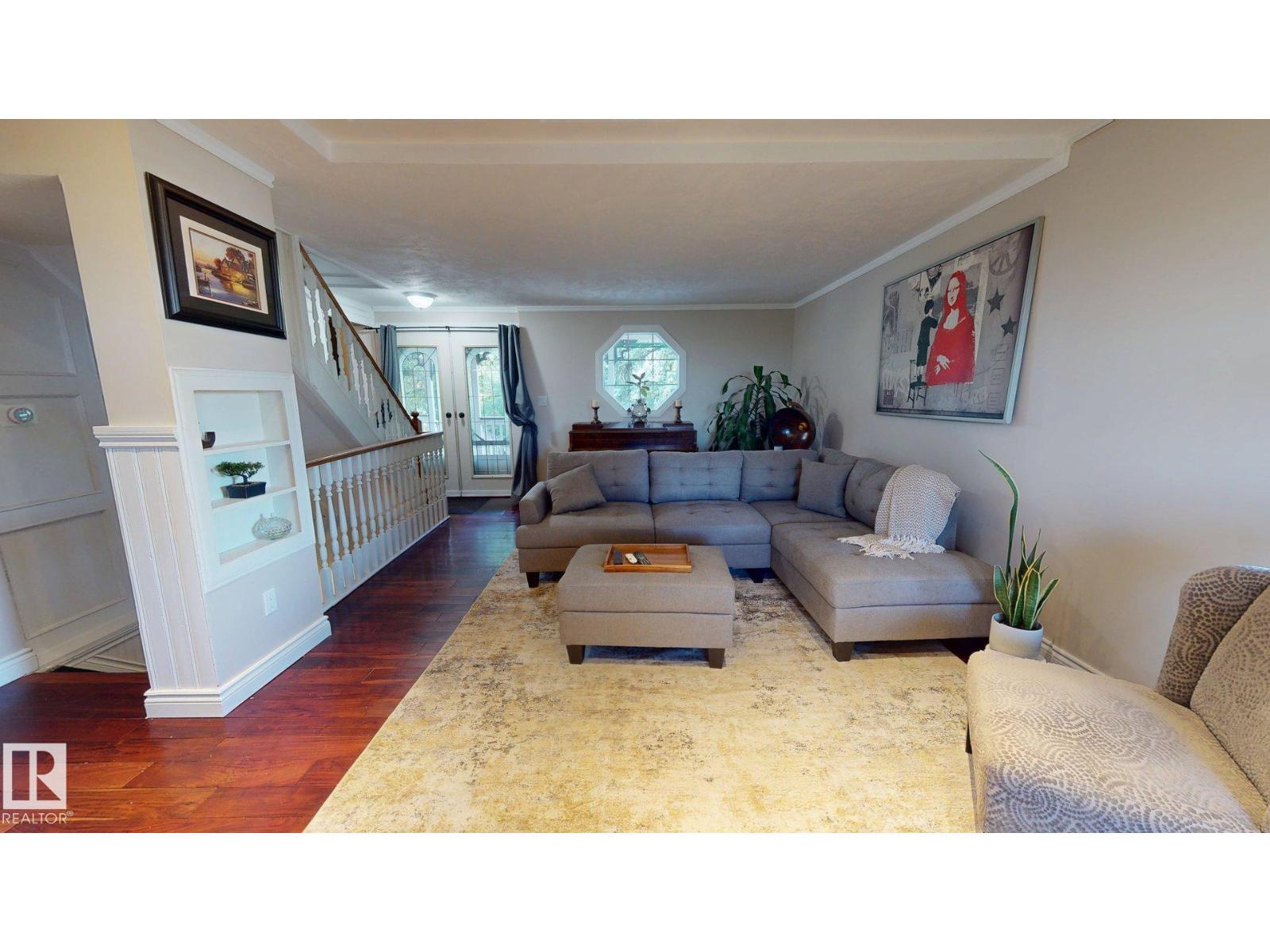 5040 51 Av Property Photo 5