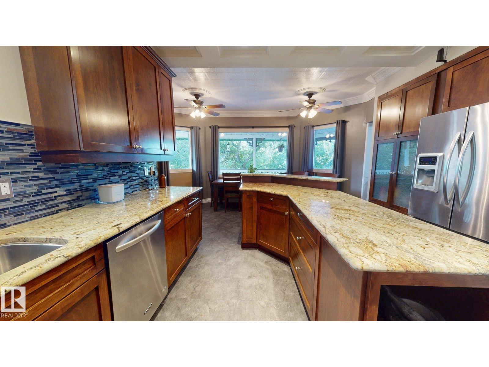 5040 51 Av Property Photo 8