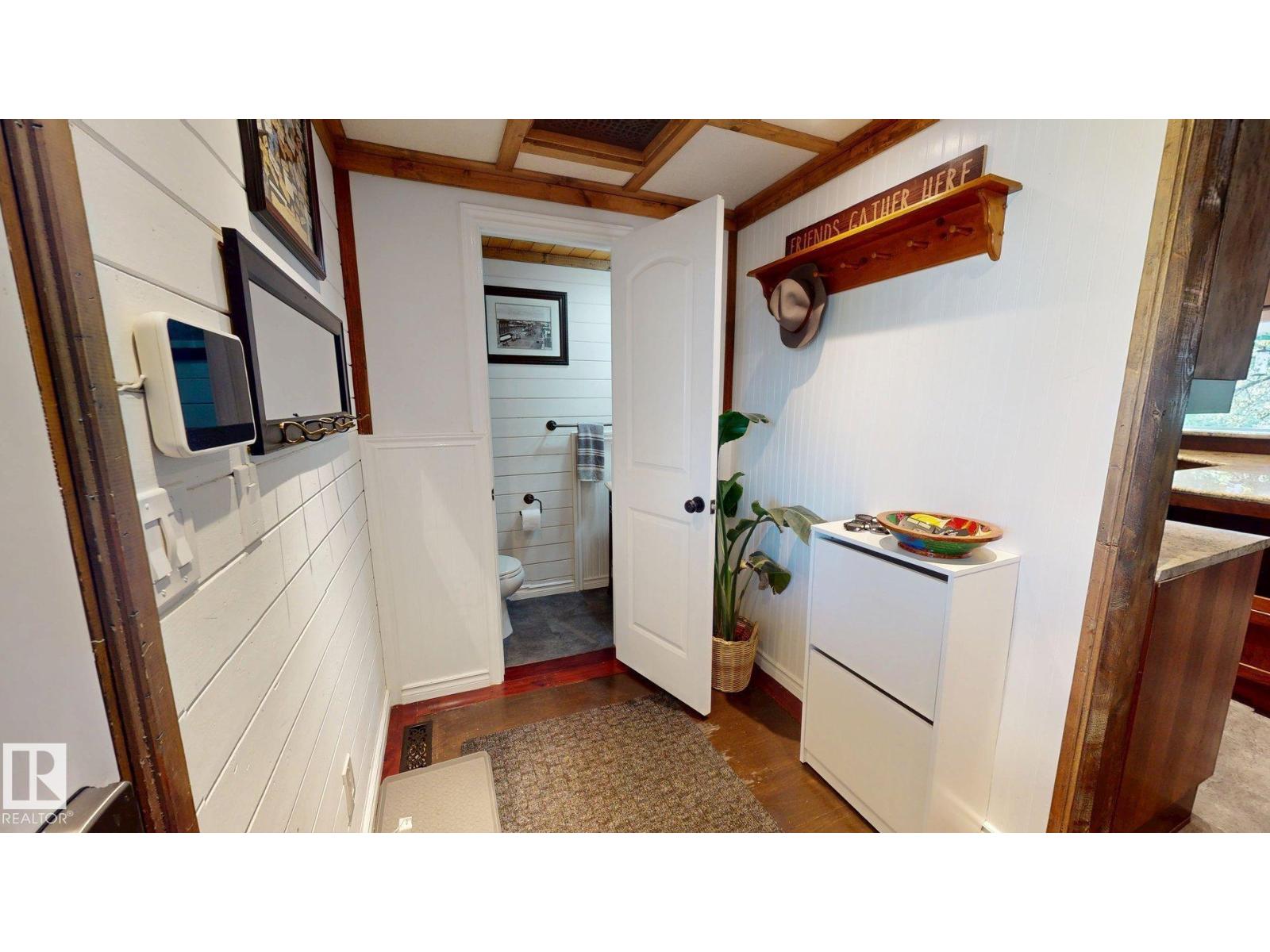 5040 51 Av Property Photo 11