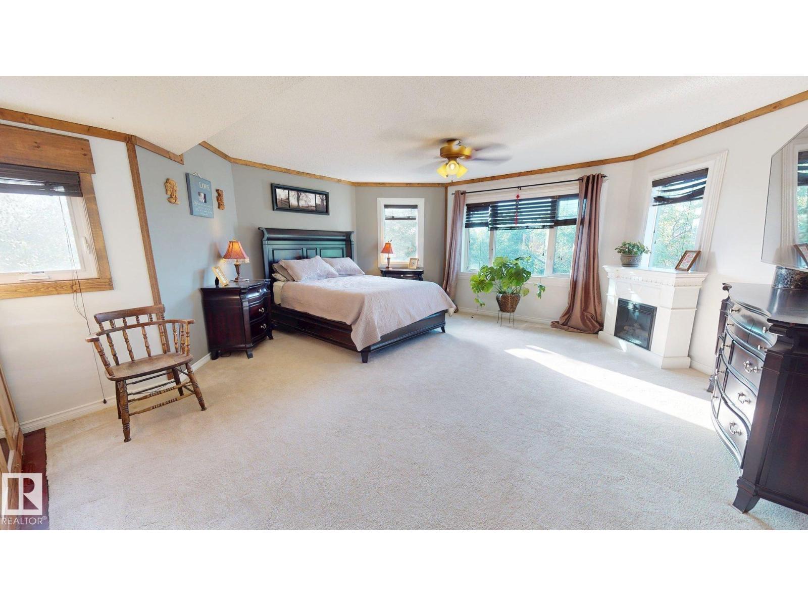 5040 51 Av Property Photo 14