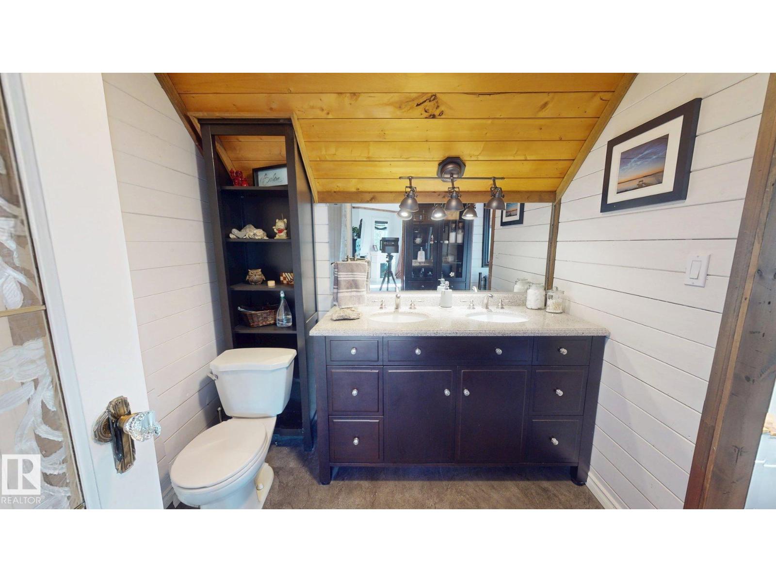 5040 51 Av Property Photo 16