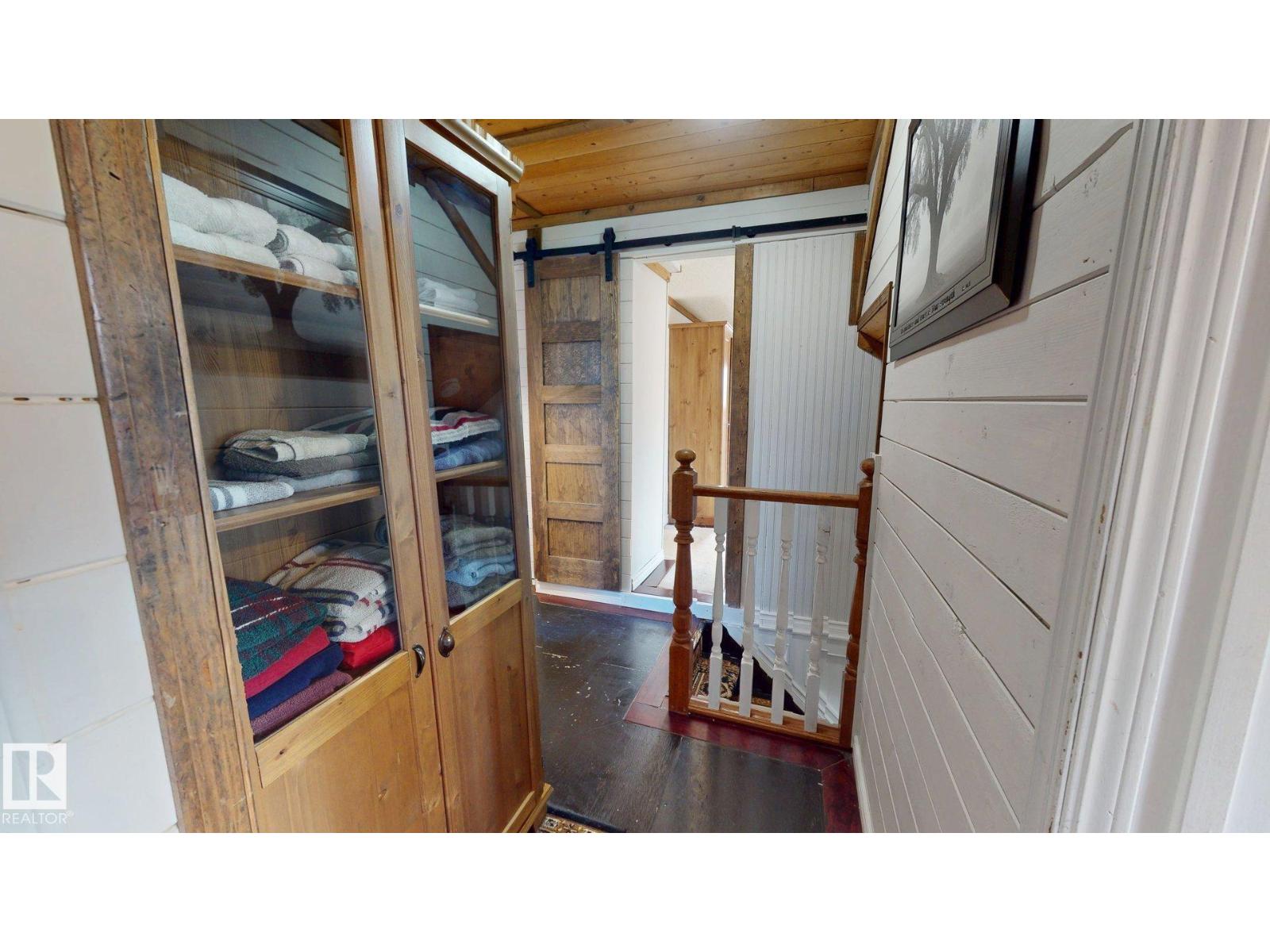 5040 51 Av Property Photo 18