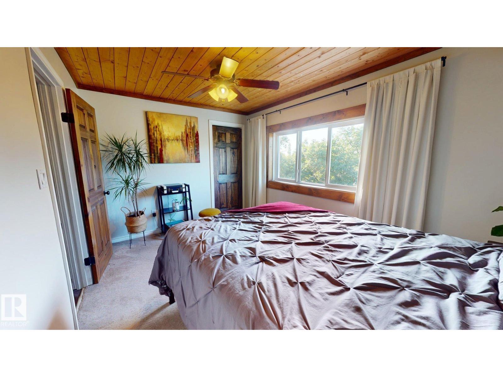 5040 51 Av Property Photo 20