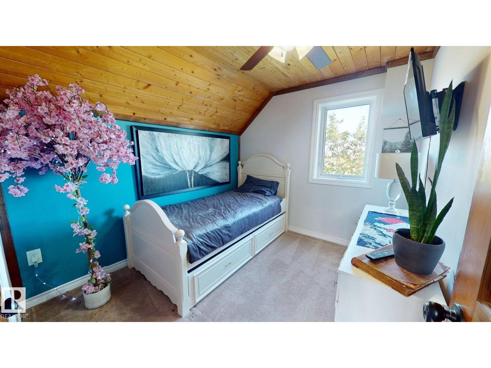 5040 51 Av Property Photo 21