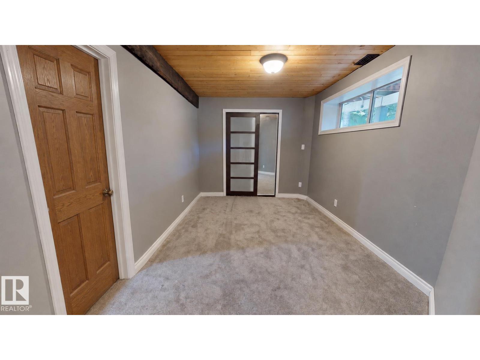 5040 51 Av Property Photo 28