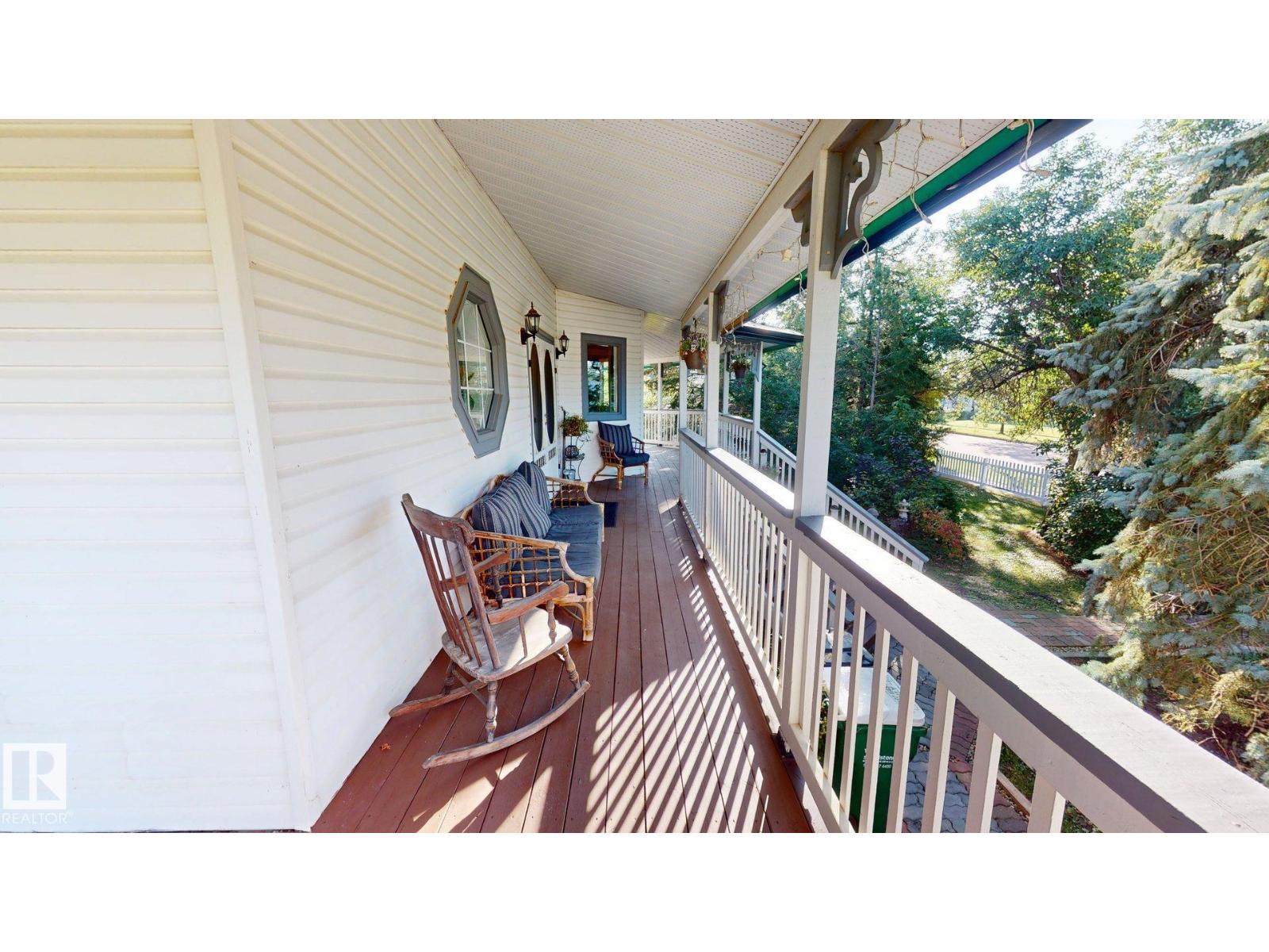 5040 51 Av Property Photo 37