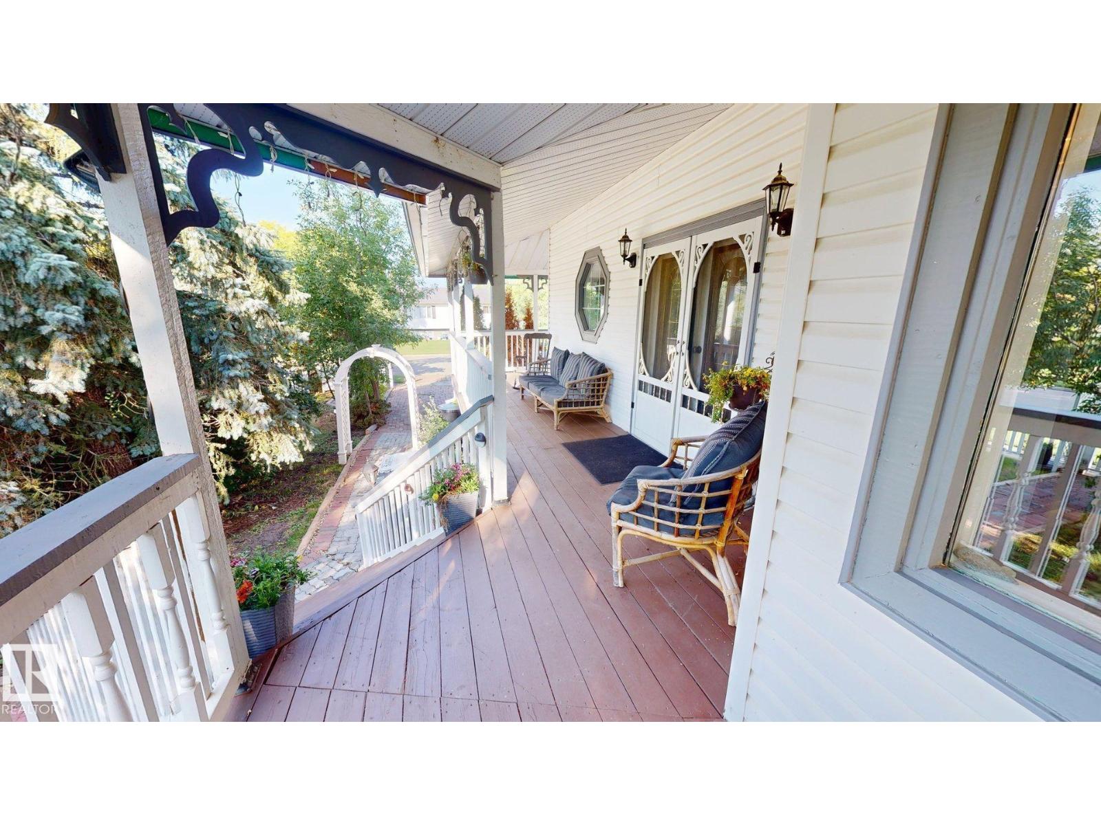 5040 51 Av Property Photo 38