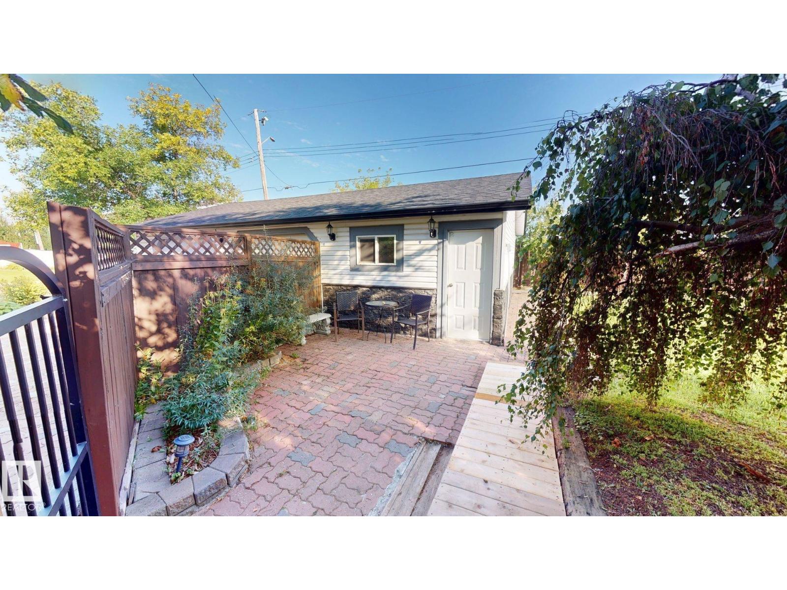 5040 51 Av Property Photo 42