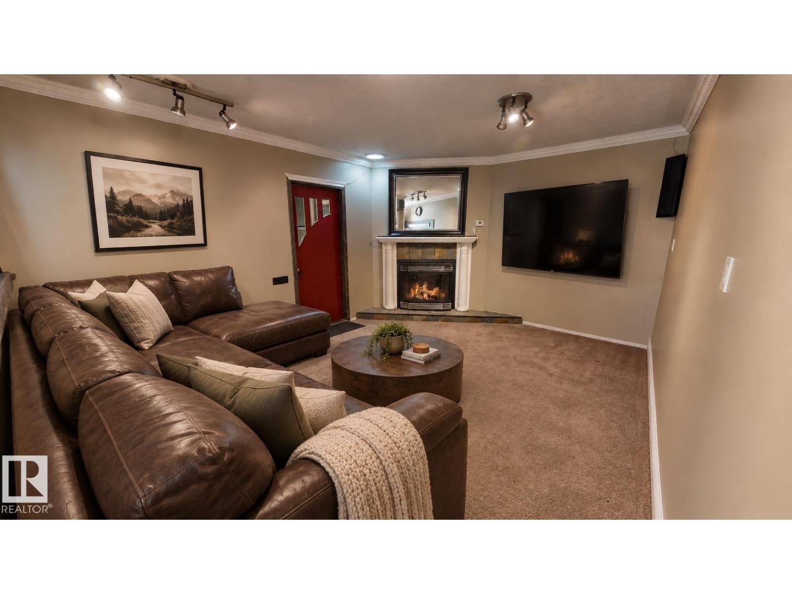 5040 51 Av Property Photo 44