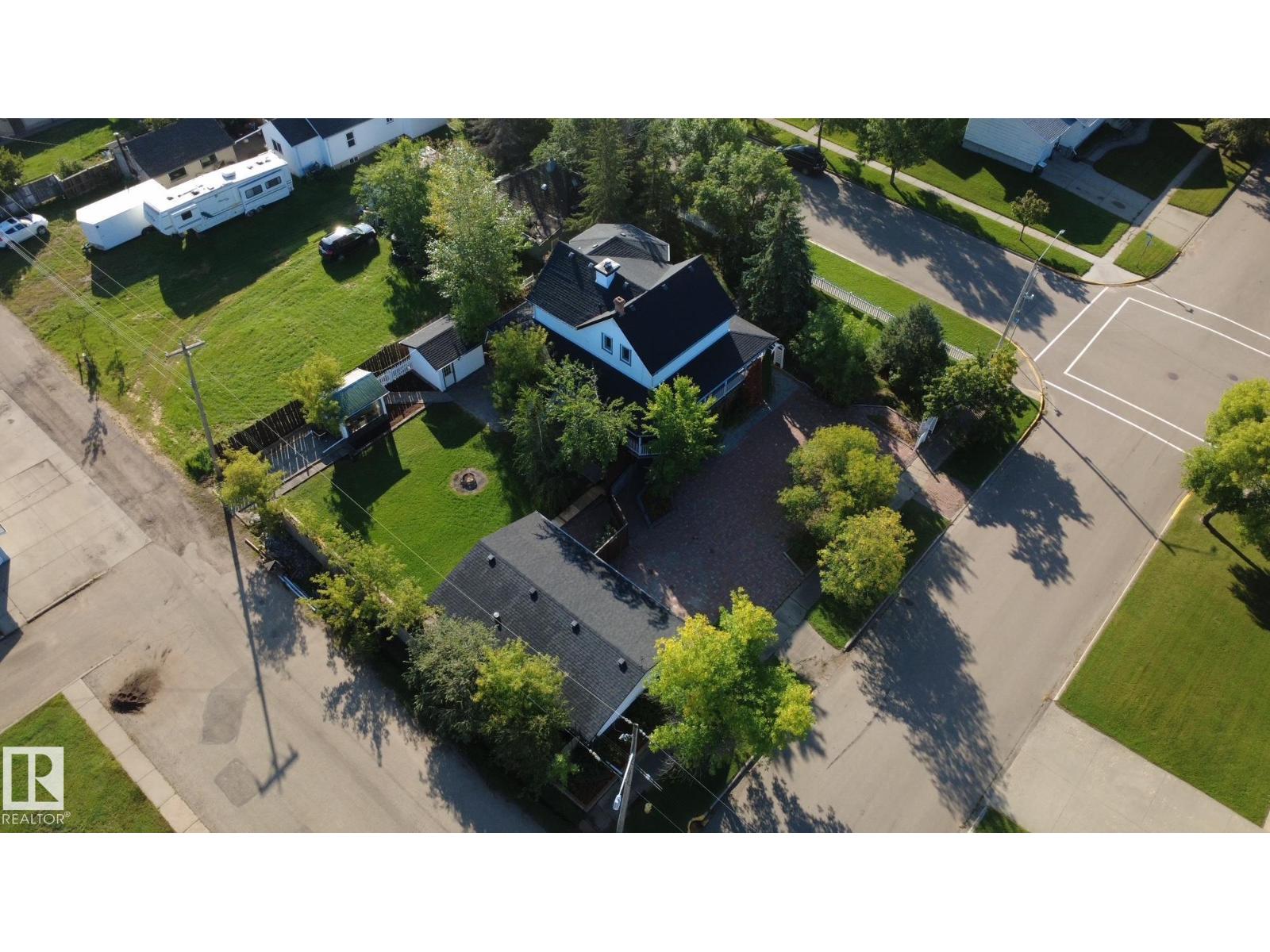 5040 51 Av Property Photo 50