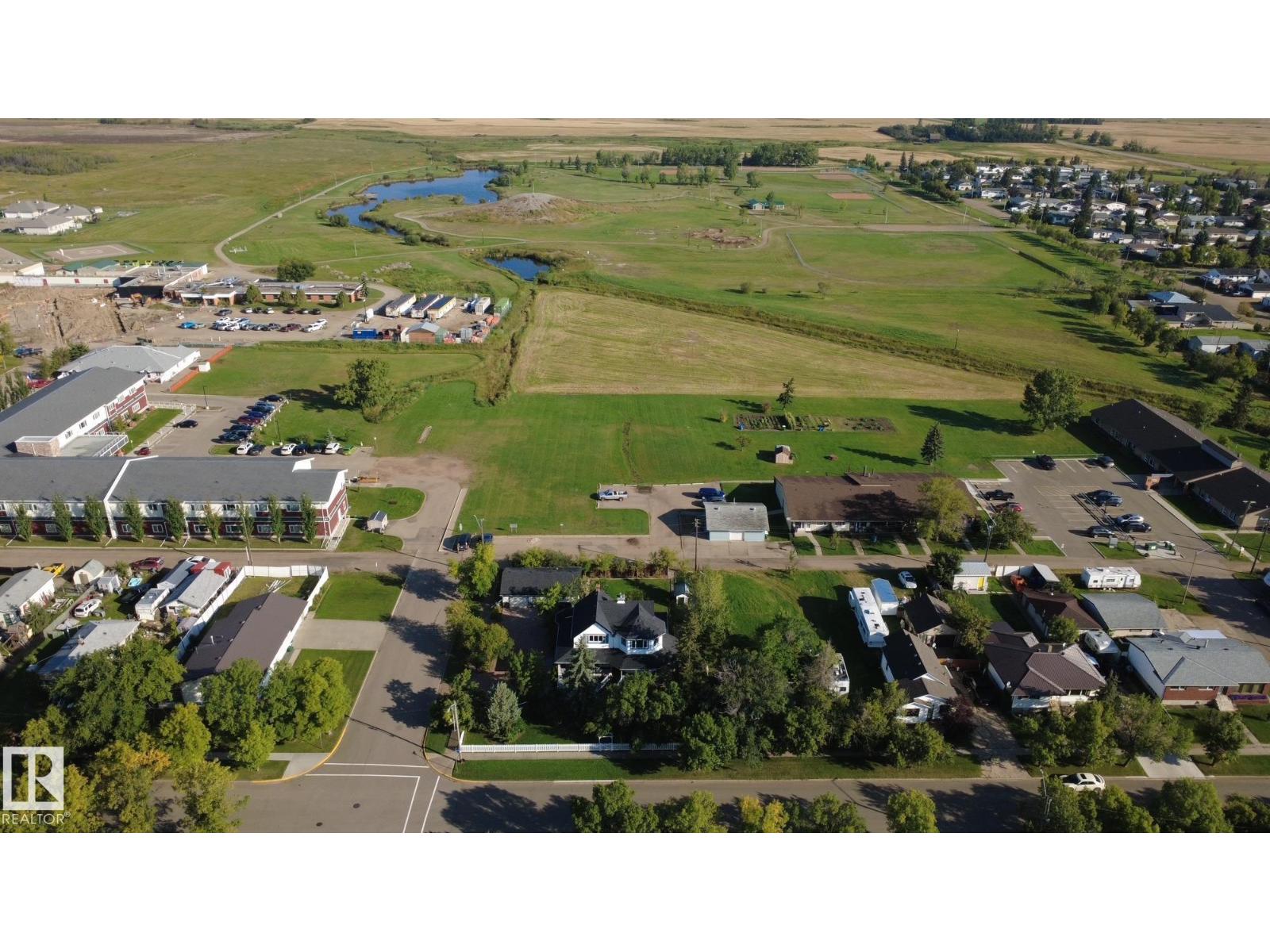 5040 51 Av Property Photo 51