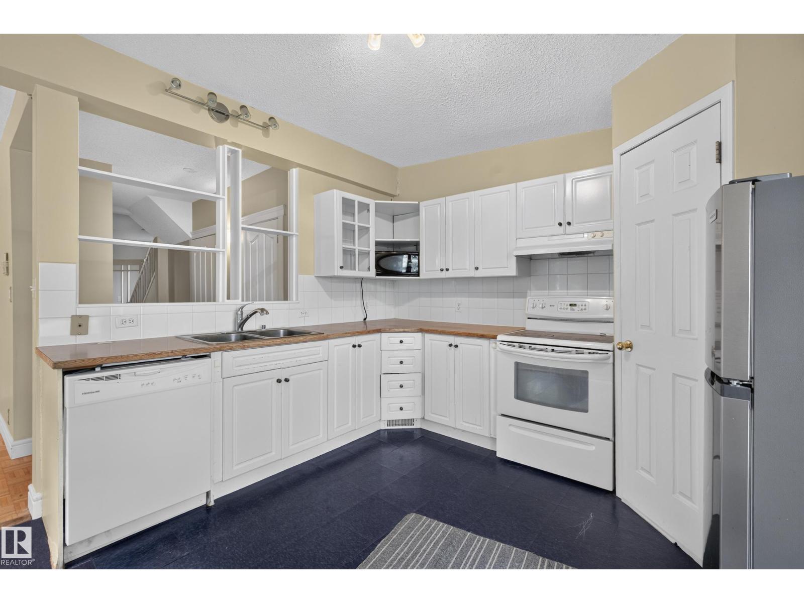 11212 75 Av Nw Property Photo 32