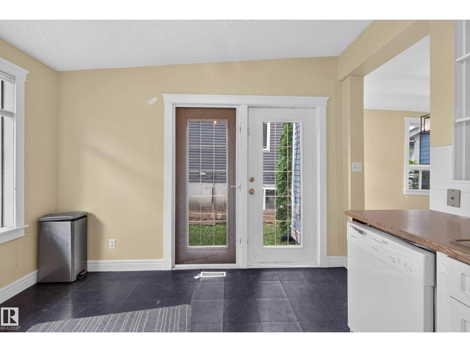 11212 75 Av Nw Property Photo 33