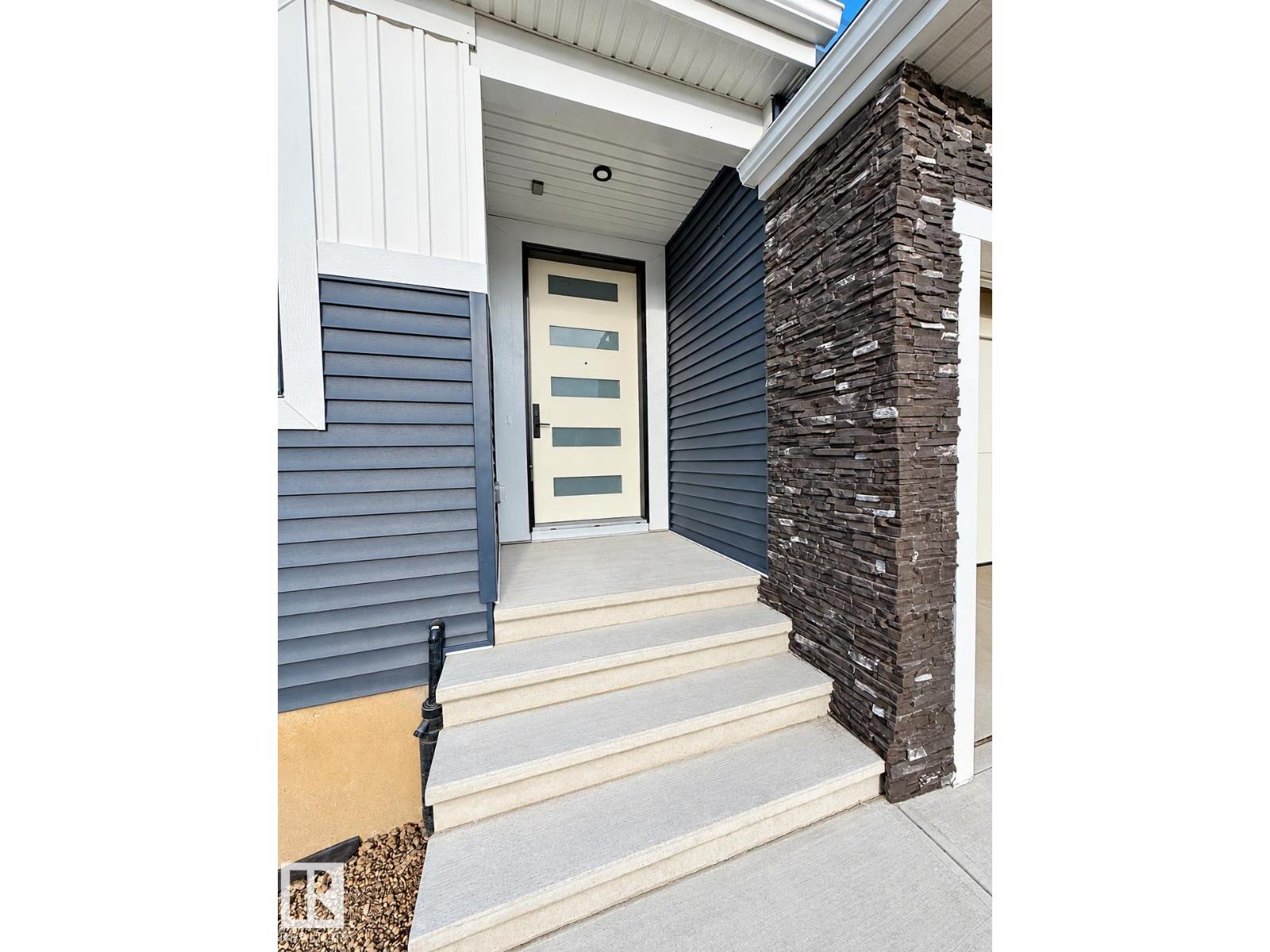 5411 64 St Property Photo 4
