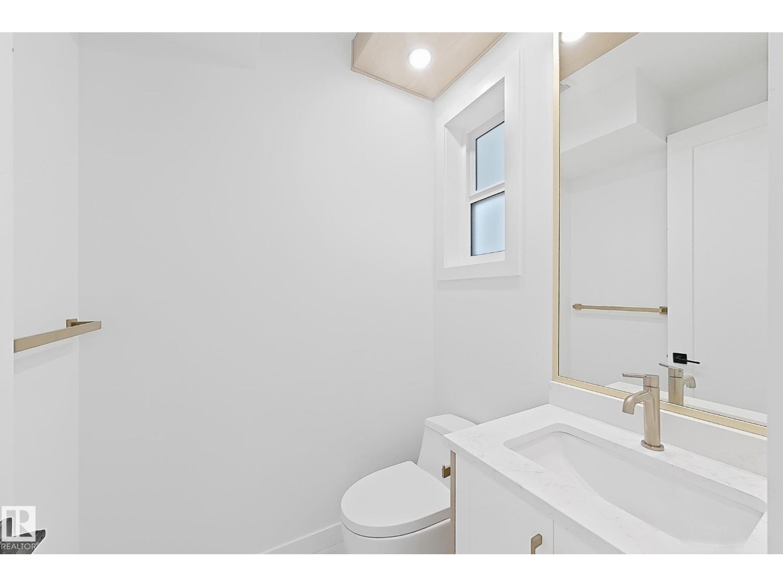 5411 64 St Property Photo 10