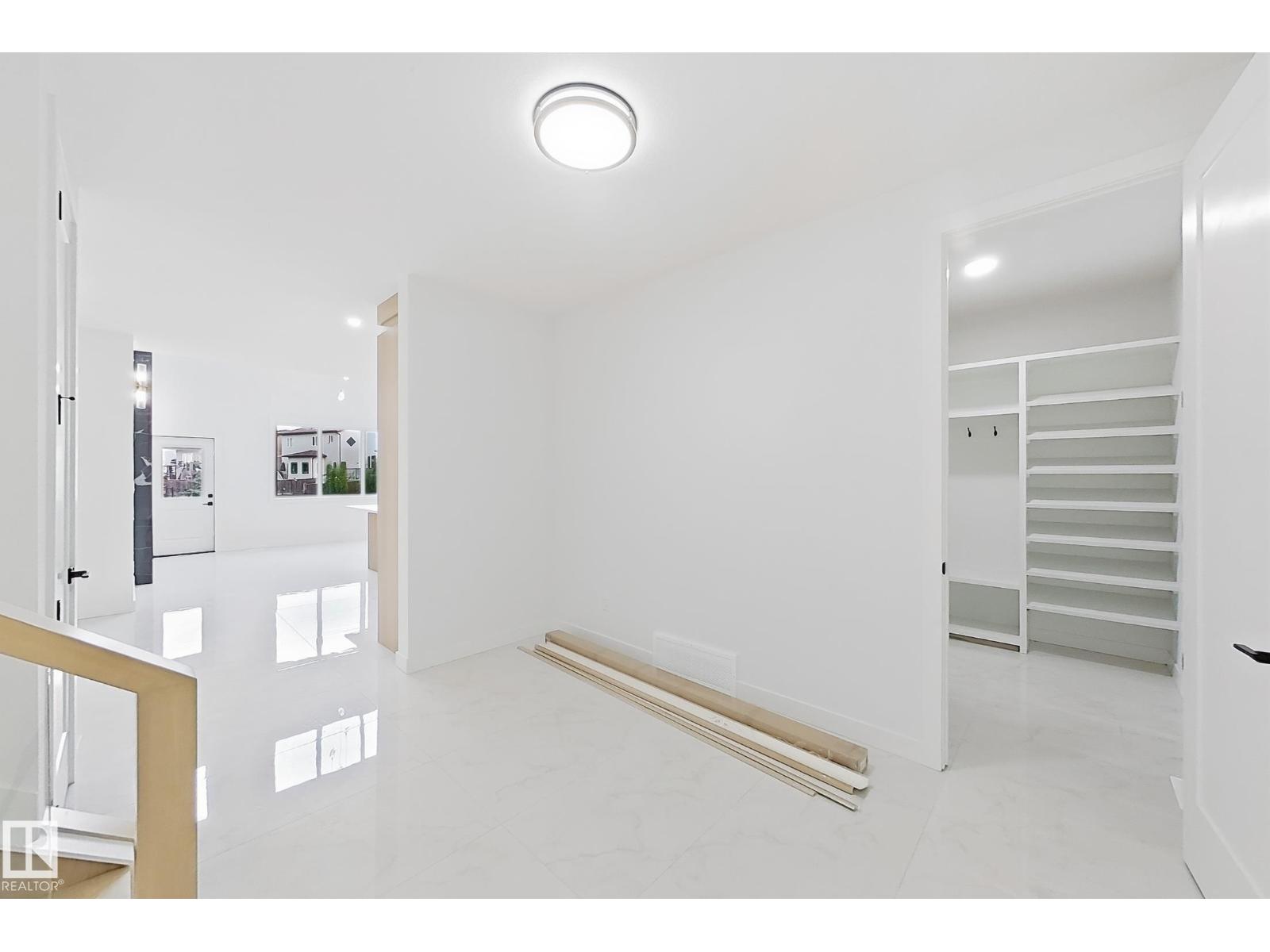 5411 64 St Property Photo 20