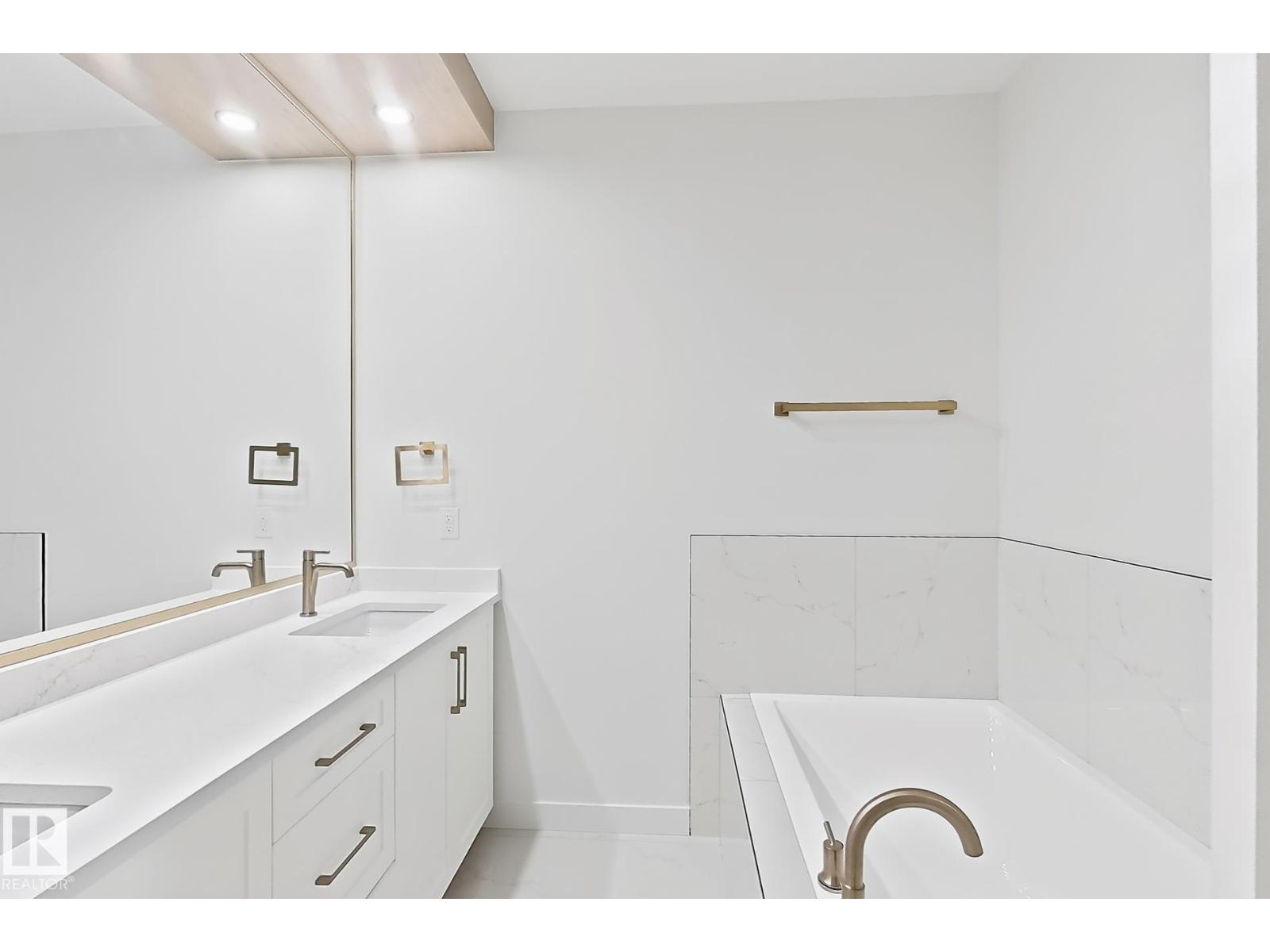 5411 64 St Property Photo 37