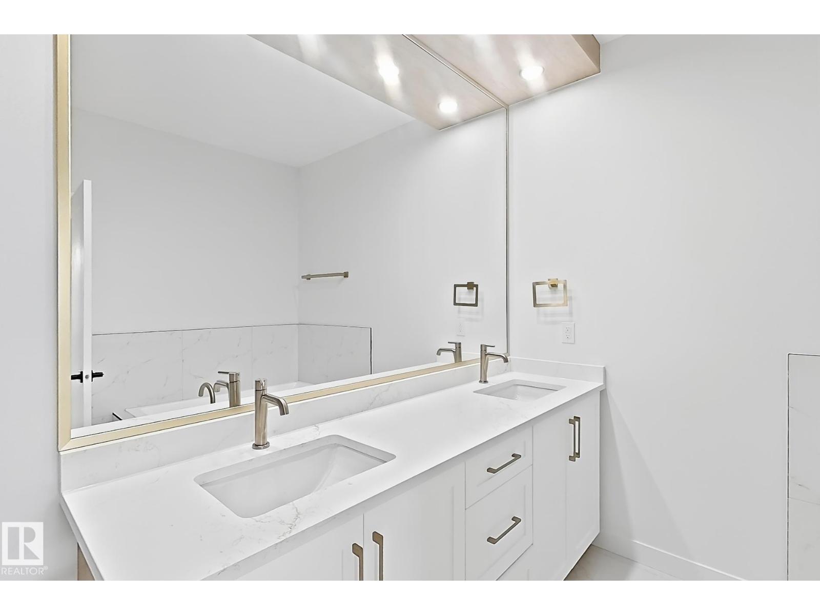 5411 64 St Property Photo 38