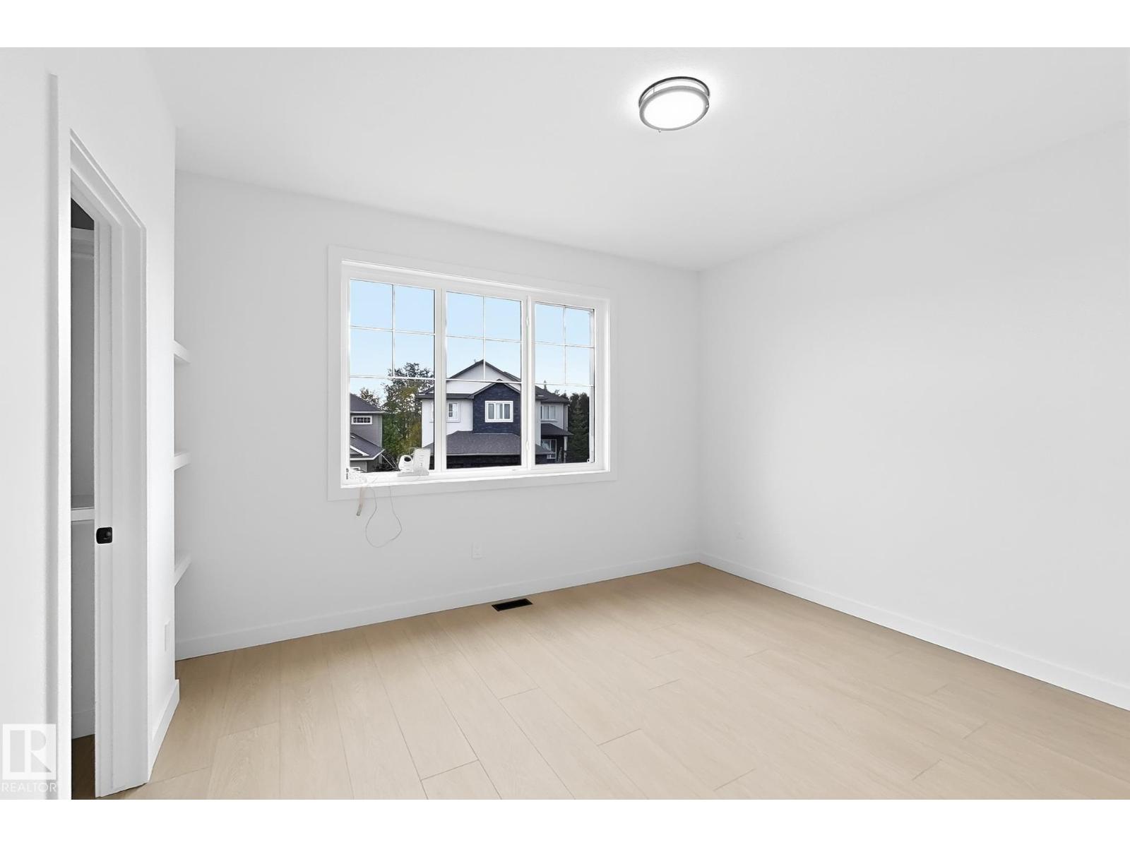 5411 64 St Property Photo 39