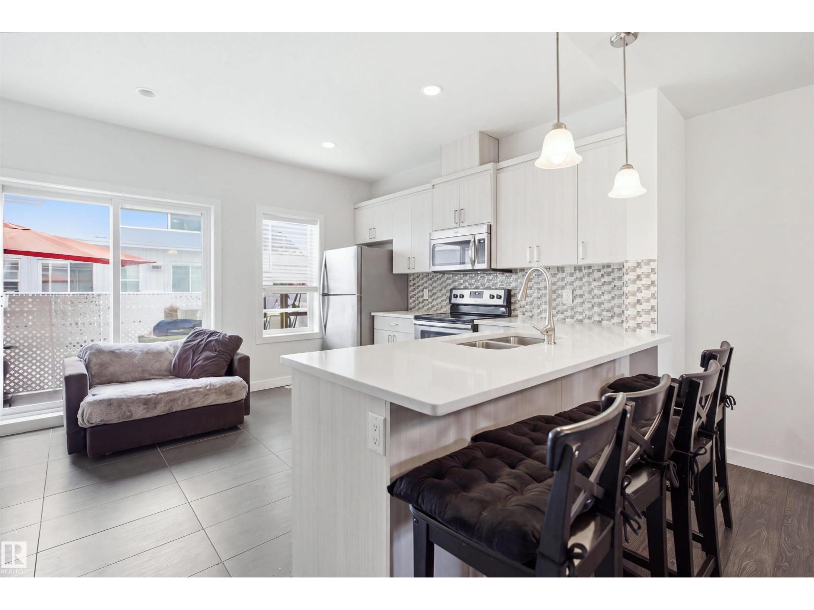 #22 723 172 St Sw Property Photo 1