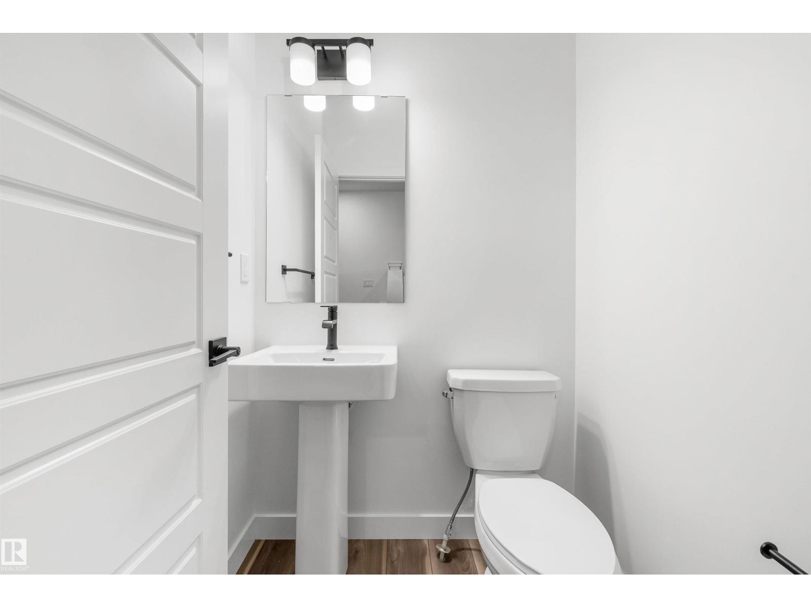 8724 183 Av Nw Property Photo 5