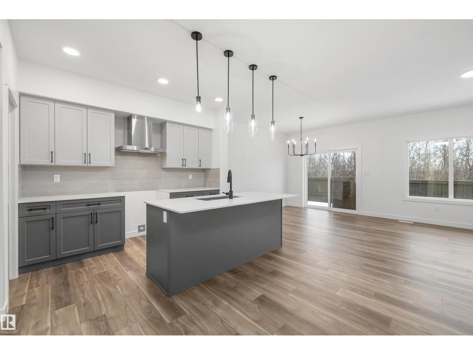 8724 183 Av Nw Property Photo 9
