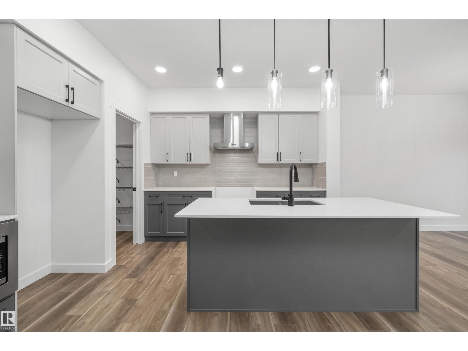 8724 183 Av Nw Property Photo 10