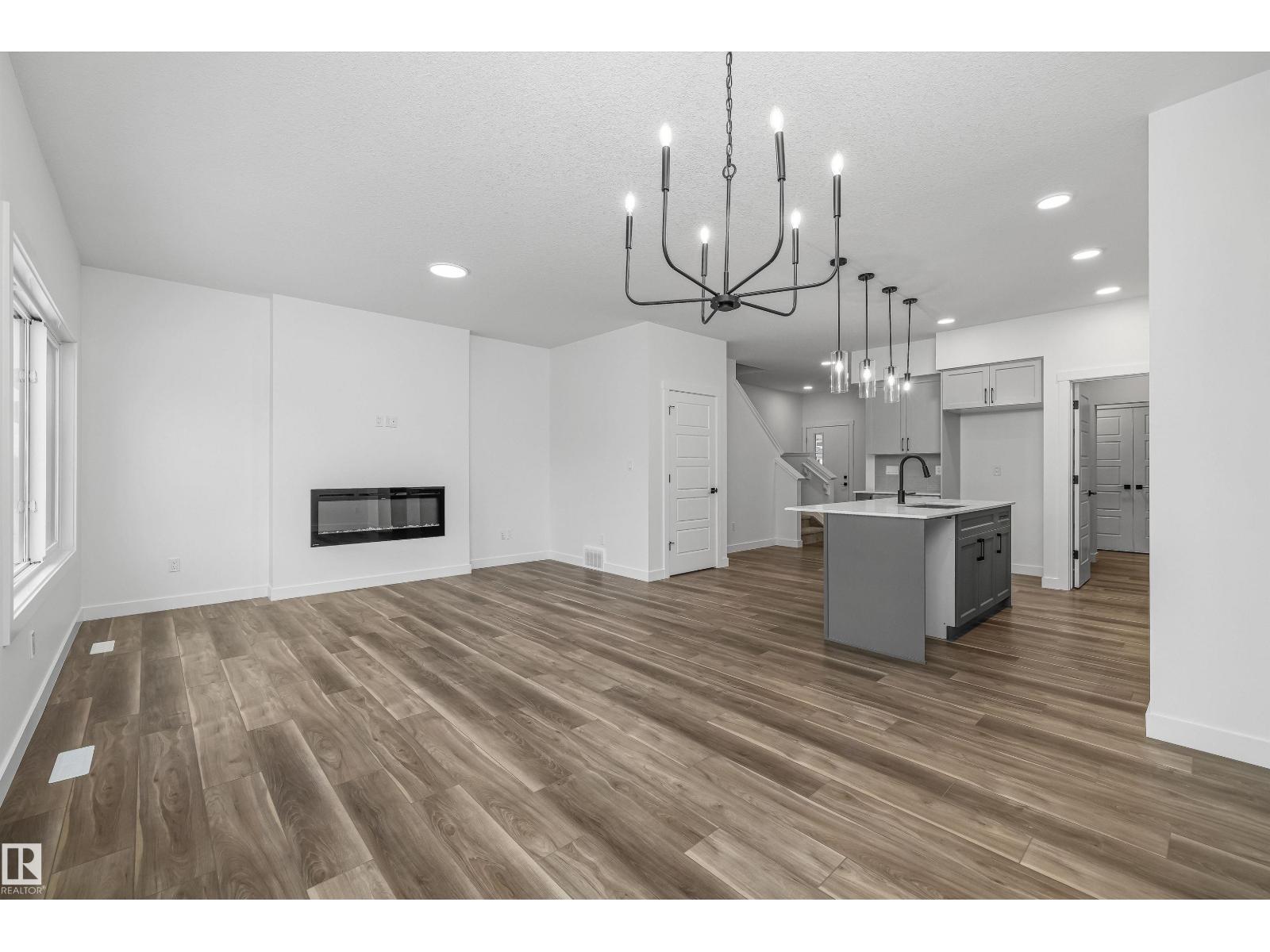 8724 183 Av Nw Property Photo 17