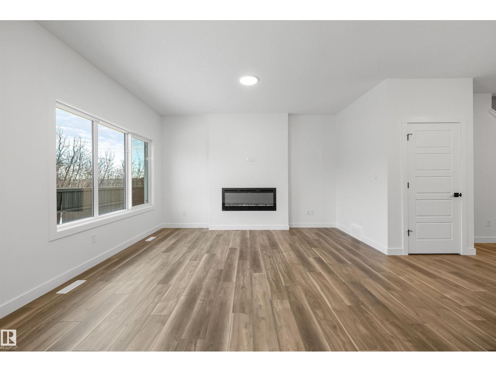 8724 183 Av Nw Property Photo 18