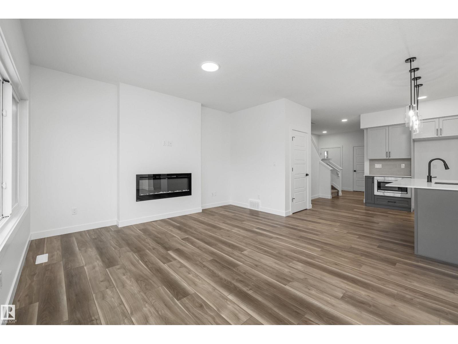 8724 183 Av Nw Property Photo 19