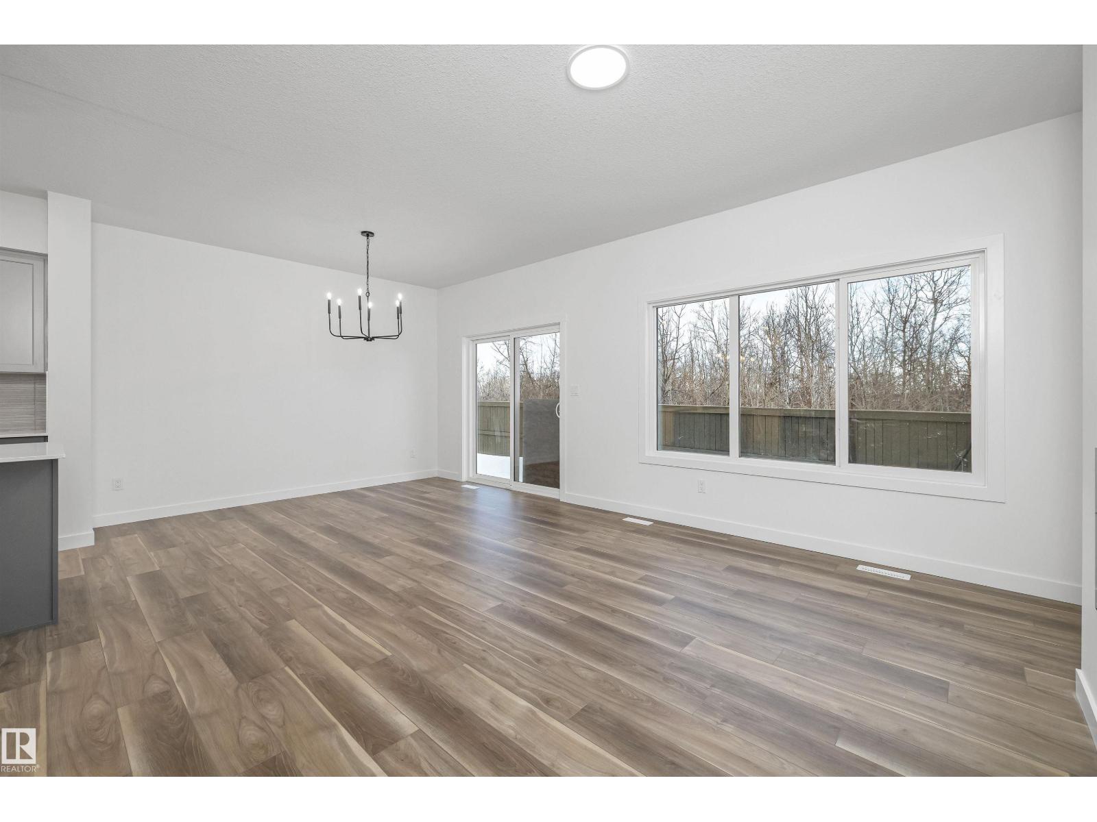 8724 183 Av Nw Property Photo 21