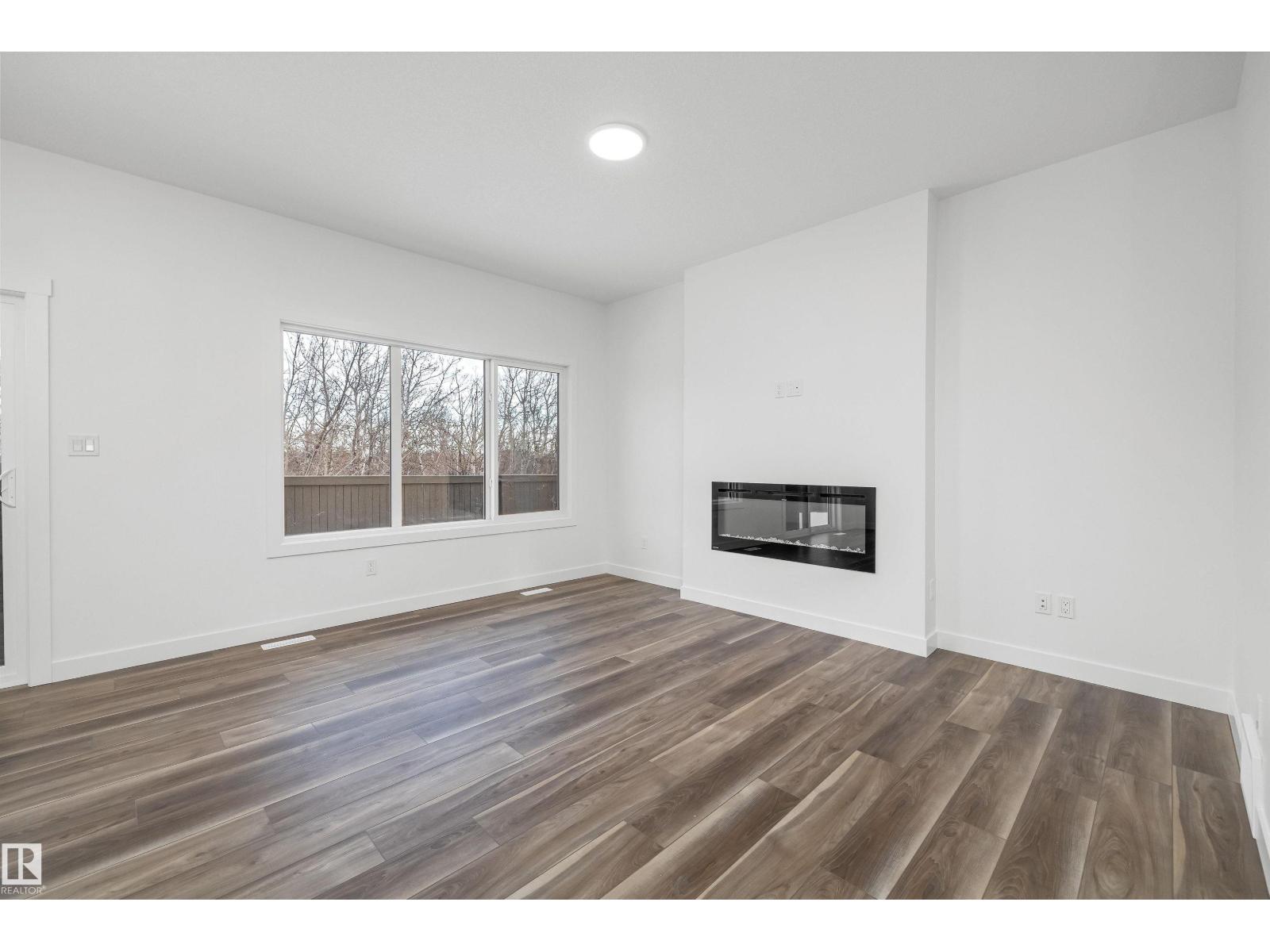 8724 183 Av Nw Property Photo 23