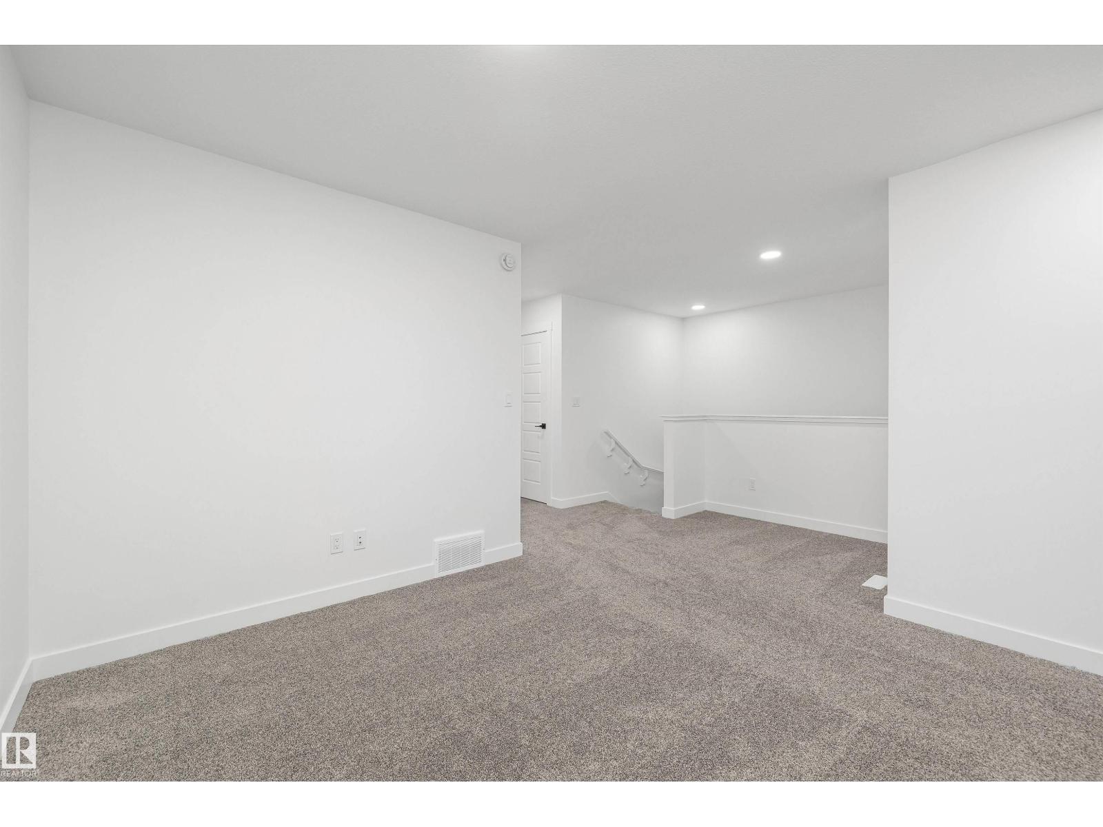 8724 183 Av Nw Property Photo 26