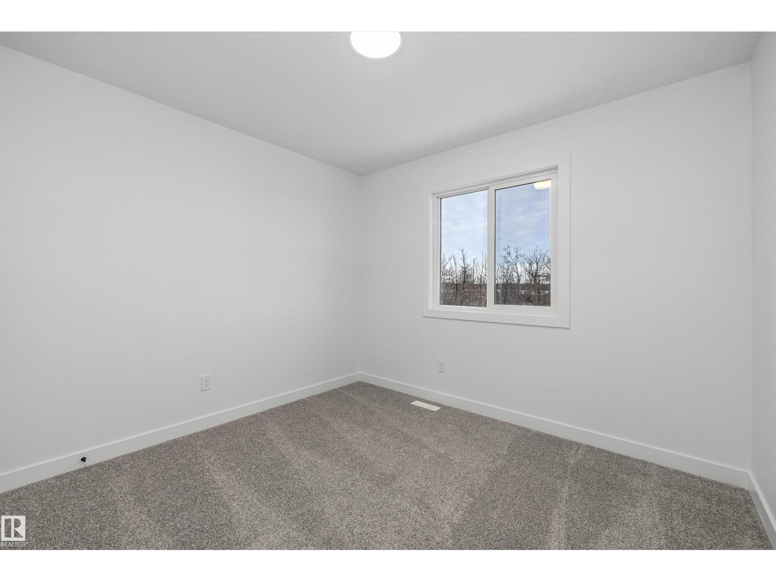 8724 183 Av Nw Property Photo 28