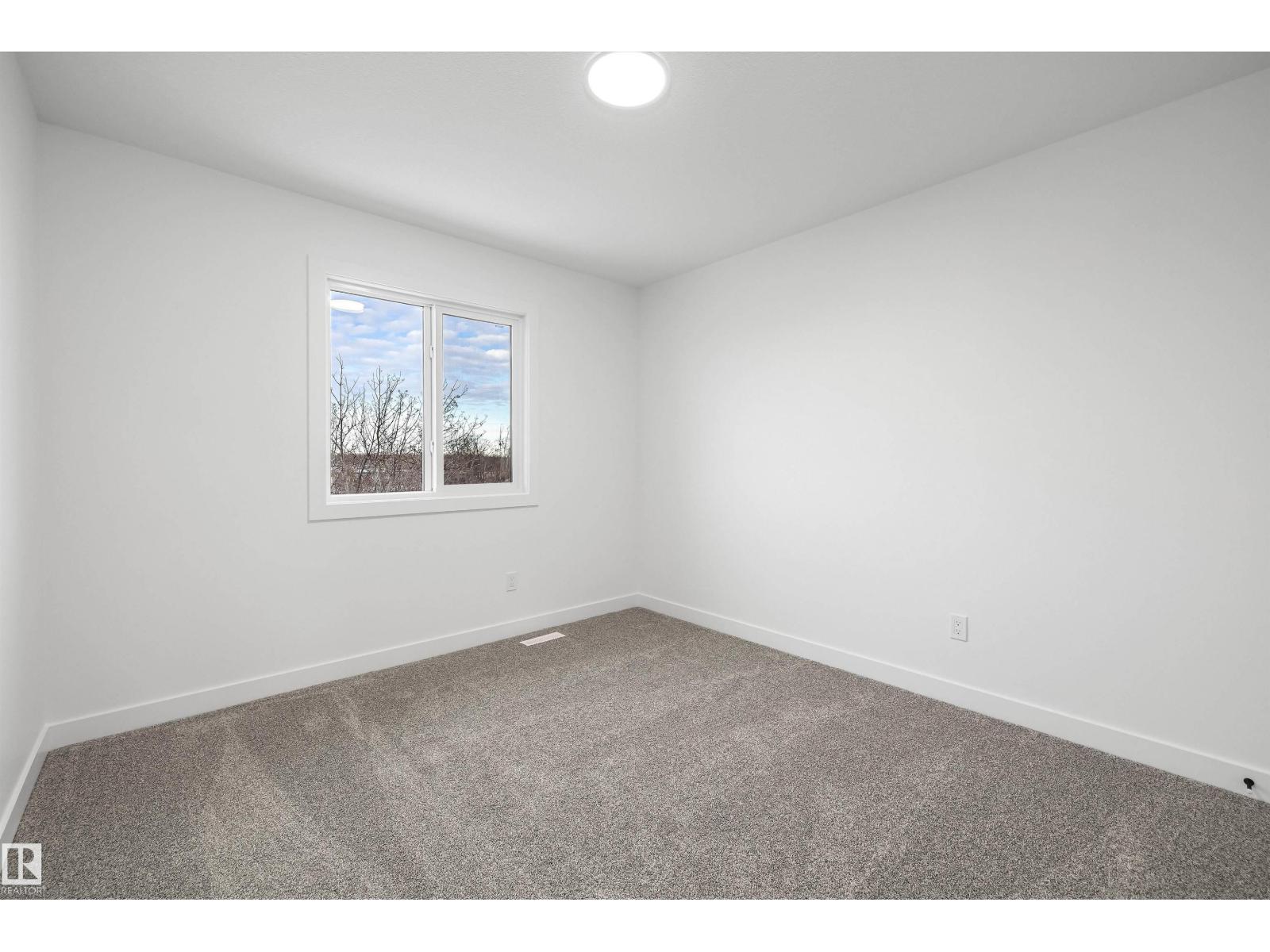 8724 183 Av Nw Property Photo 30