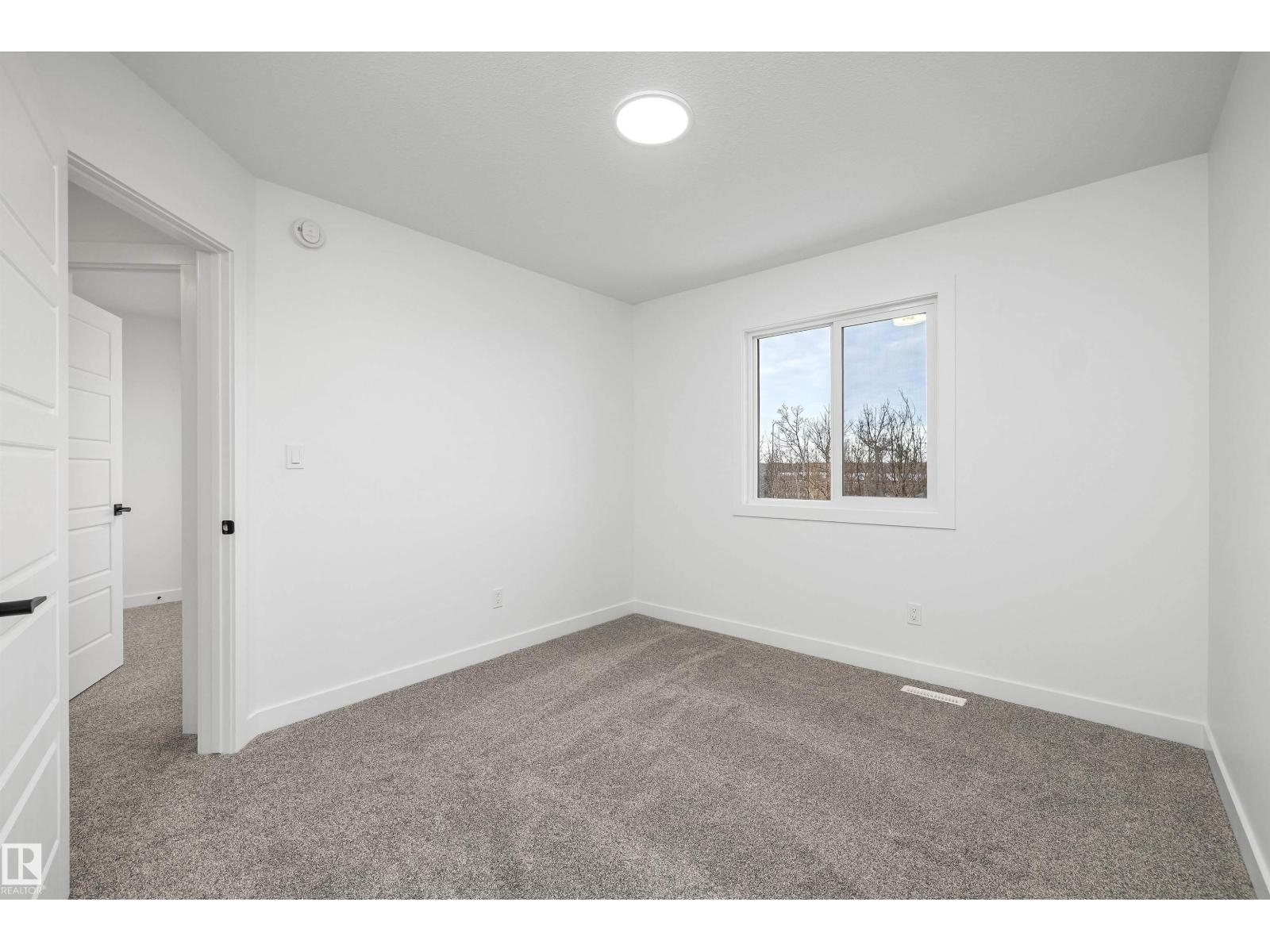 8724 183 Av Nw Property Photo 32
