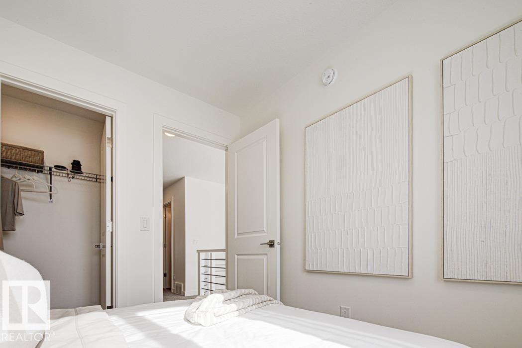 21139 21 Av Nw Property Photo 40