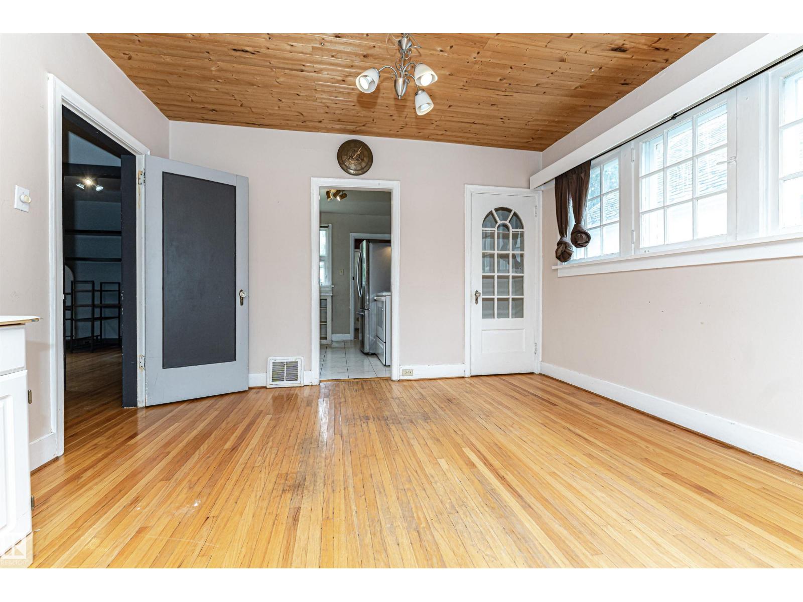 10930 80 Av Nw Property Photo 8