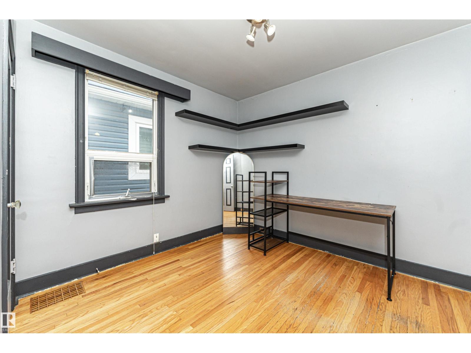 10930 80 Av Nw Property Photo 10