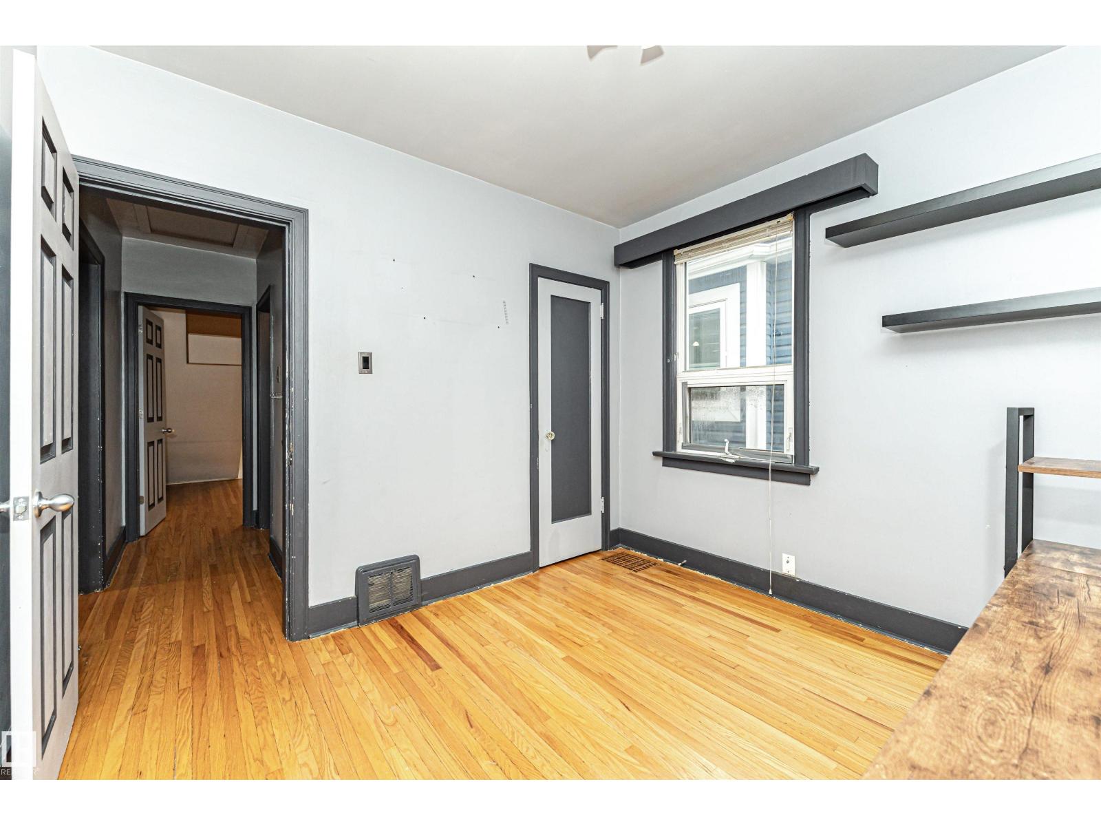 10930 80 Av Nw Property Photo 11