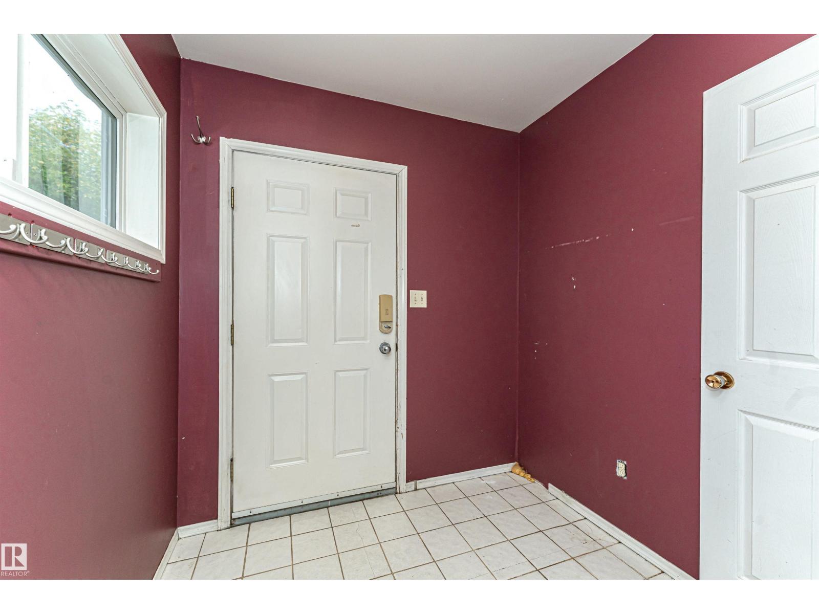 10930 80 Av Nw Property Photo 18