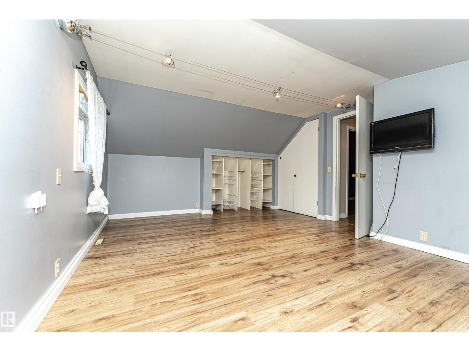 10930 80 Av Nw Property Photo 20