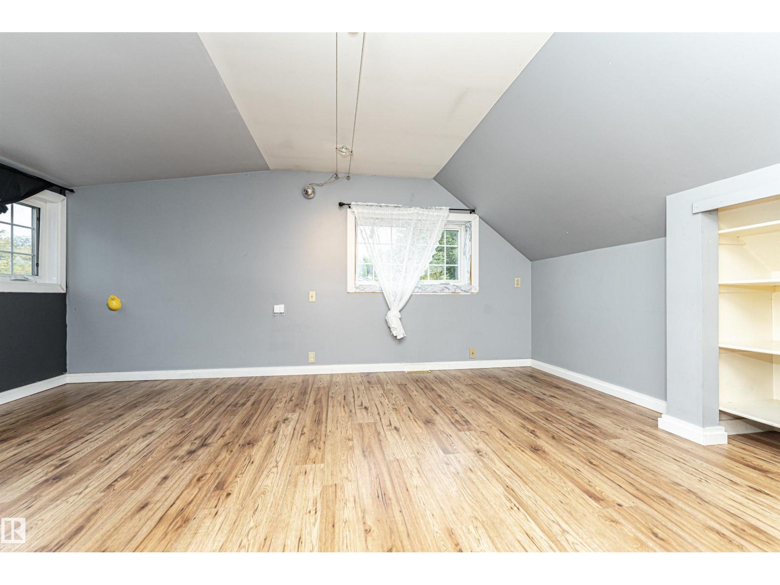 10930 80 Av Nw Property Photo 22